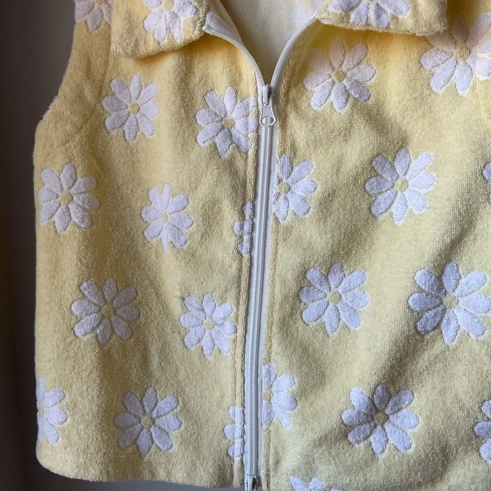 YLLW The Label Terri cloth Daisy Crop Zip - Picture 3 of 6